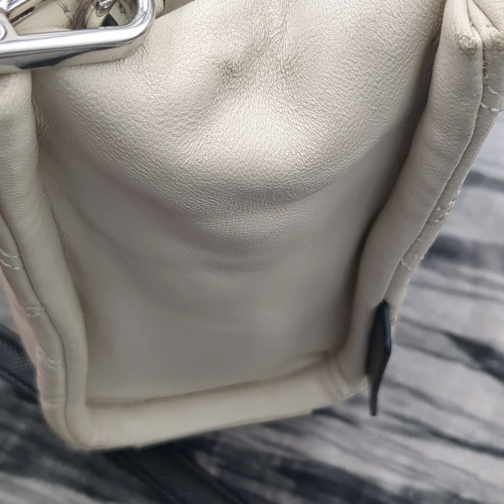 Marc Jacobs Mini Quilted Bag - Picture 6 of 16